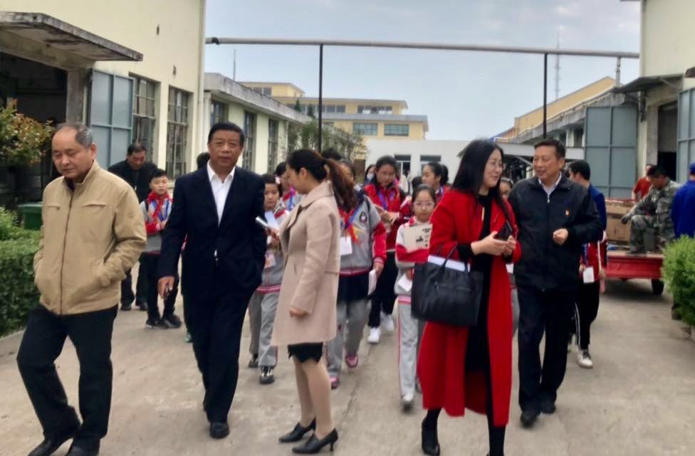 明光市实验小学部分师生参观考察明光酒业